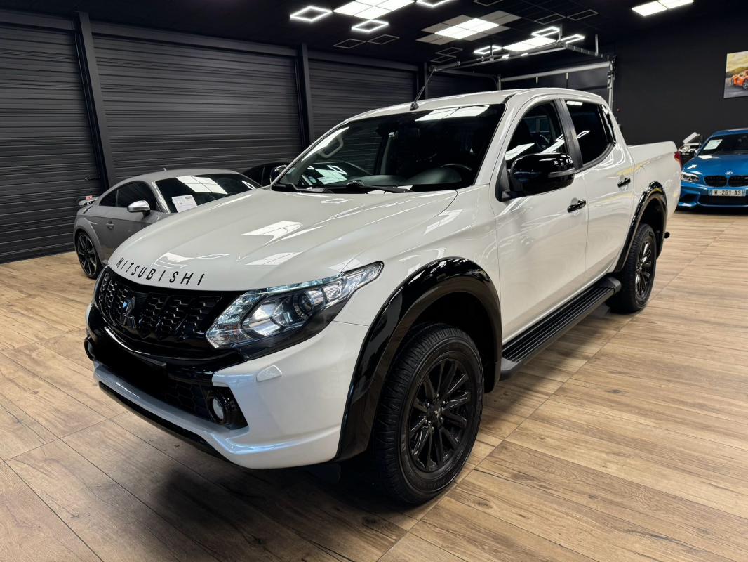 MITSUBISHI L200 - III DOUBLE CABINE 2.4DI-D 181 BLACK COLLECTION + BVA MY19 (2019)