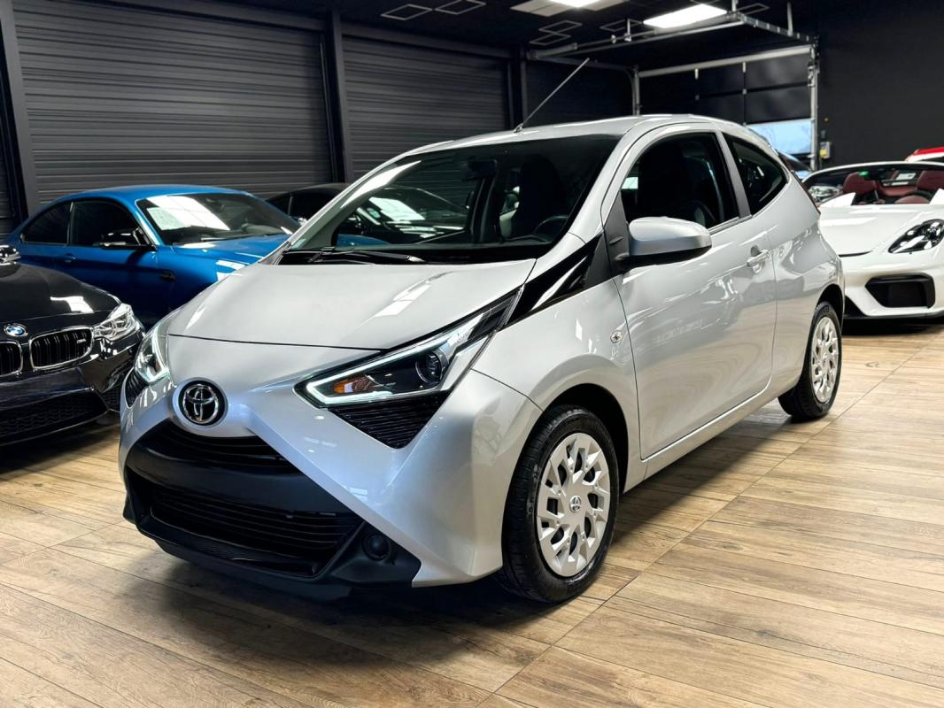 TOYOTA AYGO - II (2) 1.0 VVT-I 72 X-PLAY X-APP 3P (2020)