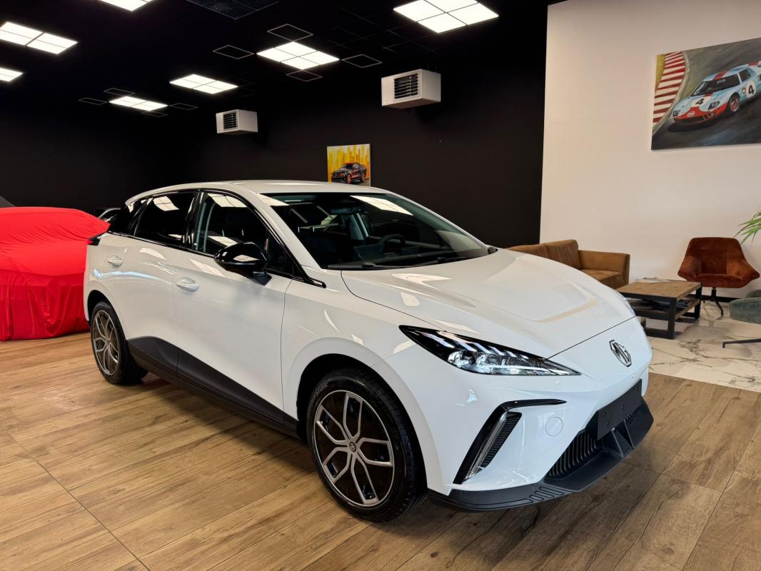 MG MG4 - EV 64KWH - 150 KW 2WD LUXURY (2025)