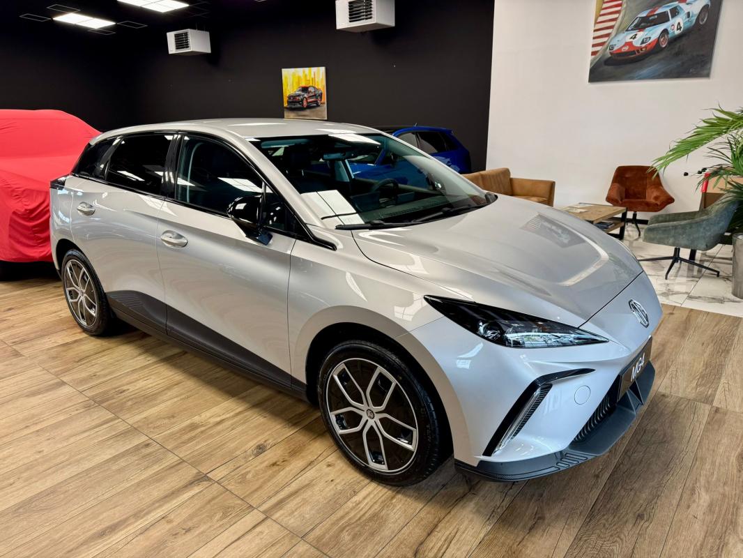 MG MG4 - EV 64KWH - 150 KW 2WD LUXURY (2025)