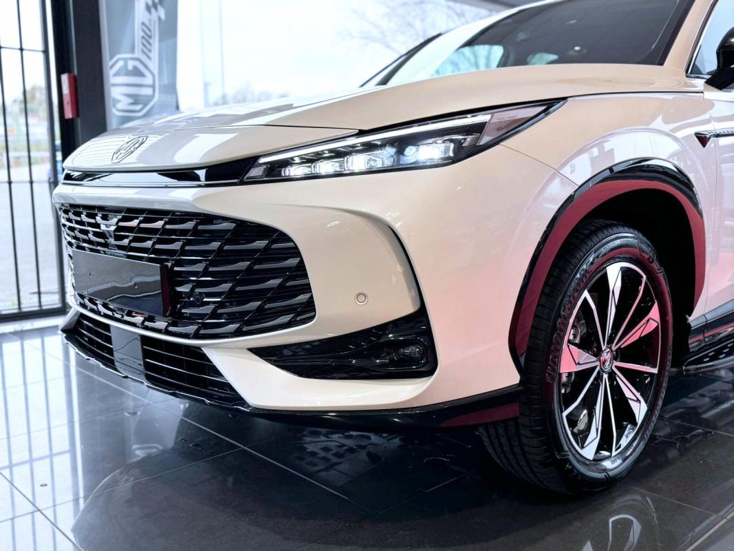 MG EHS - III 1.5T GDI HYBRIDE RECHARGEABLE PHEV LUXURY 272 ch 5p