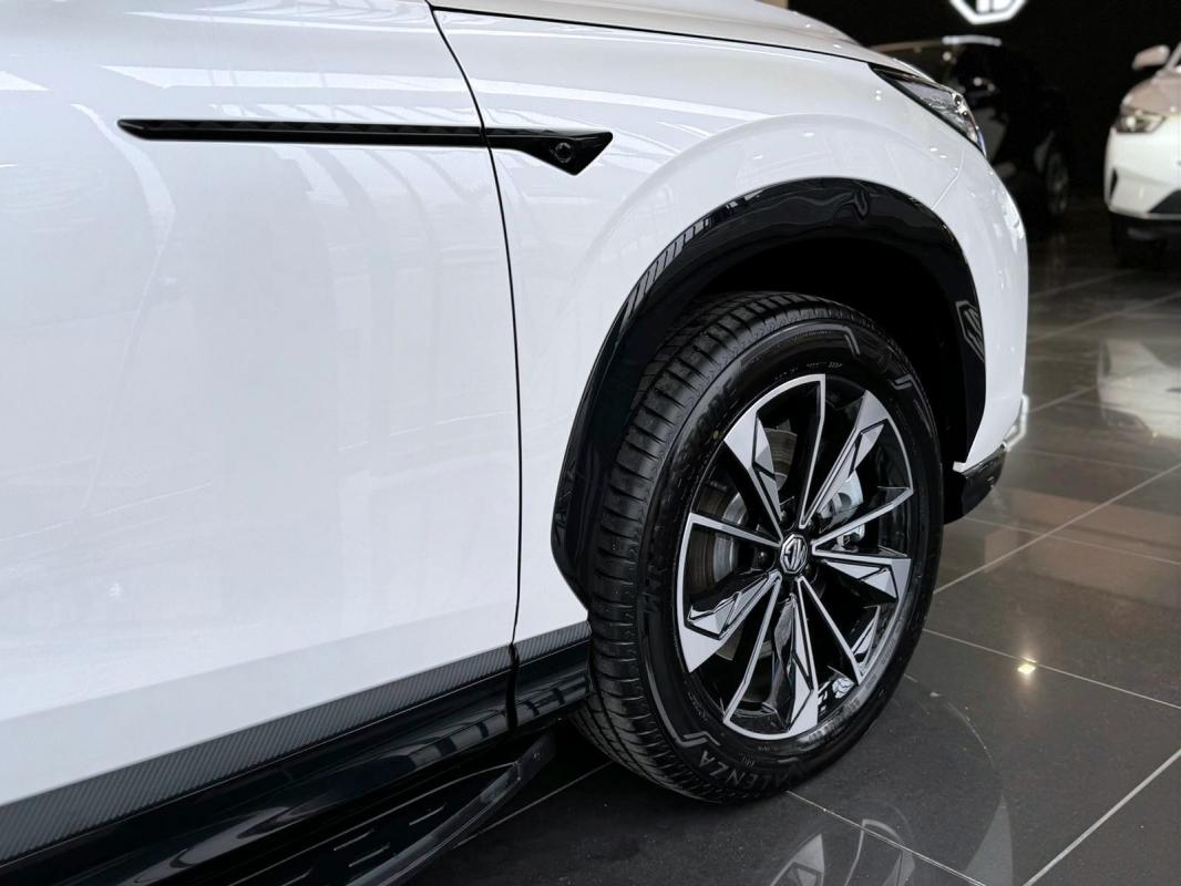 MG EHS - III 1.5T GDI HYBRIDE RECHARGEABLE PHEV LUXURY 272 ch 5p