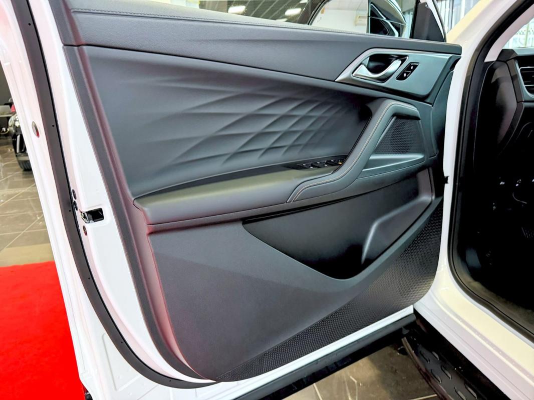 MG EHS - III 1.5T GDI HYBRIDE RECHARGEABLE PHEV LUXURY 272 ch 5p