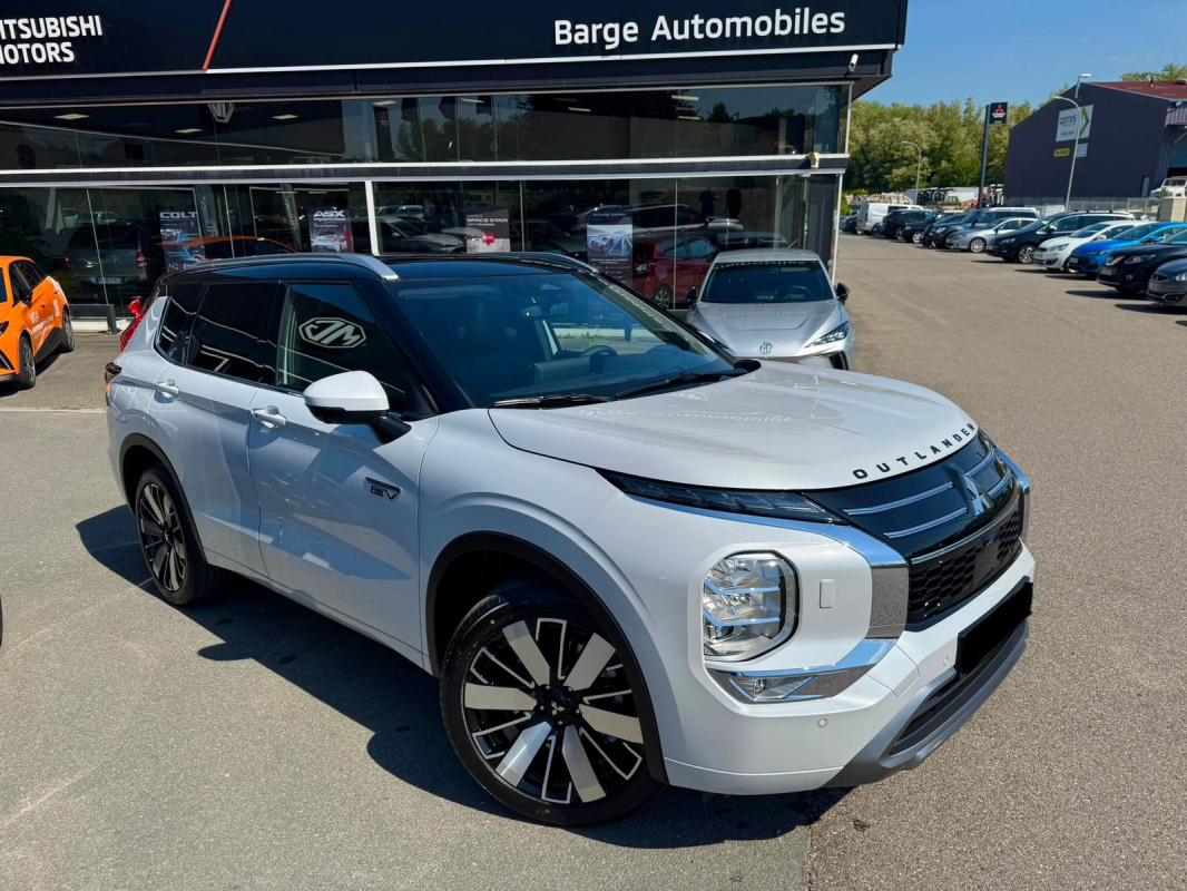 Mitsubishi Outlander PHEV - IV 2.4 MIVEC 306 4WD INSTYLE