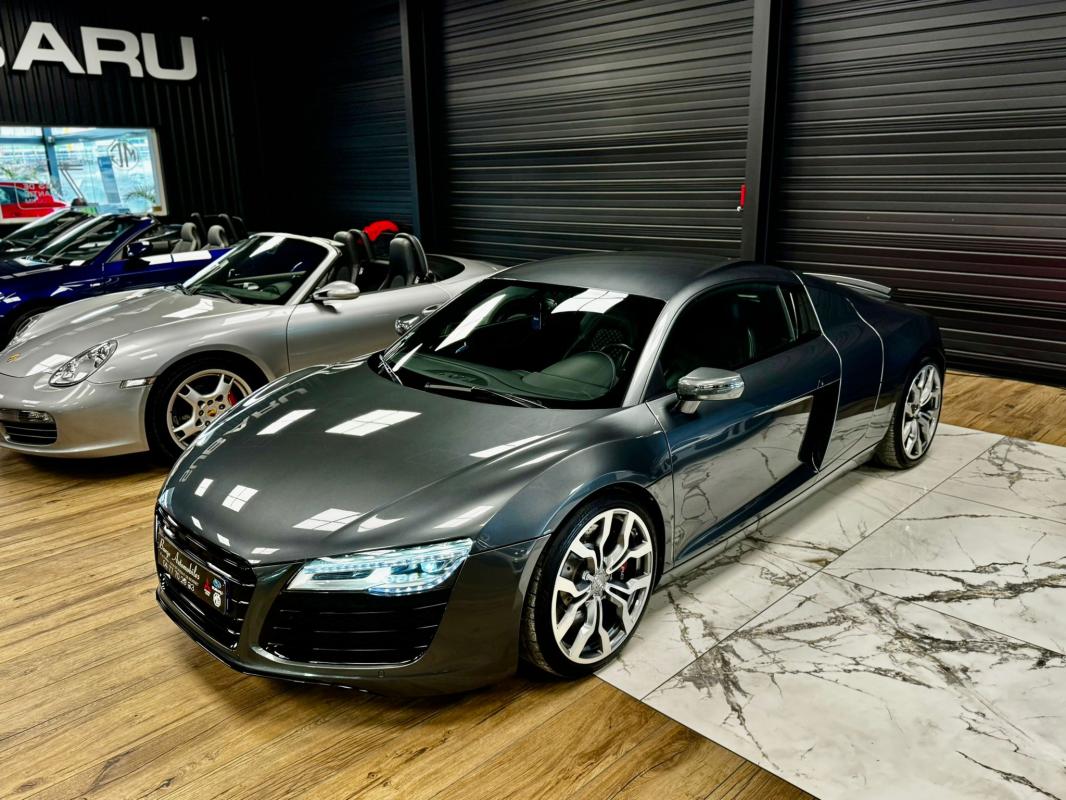 Audi R8 Coupé - (2) 4.2 V8 FSI 430 S tronic 7