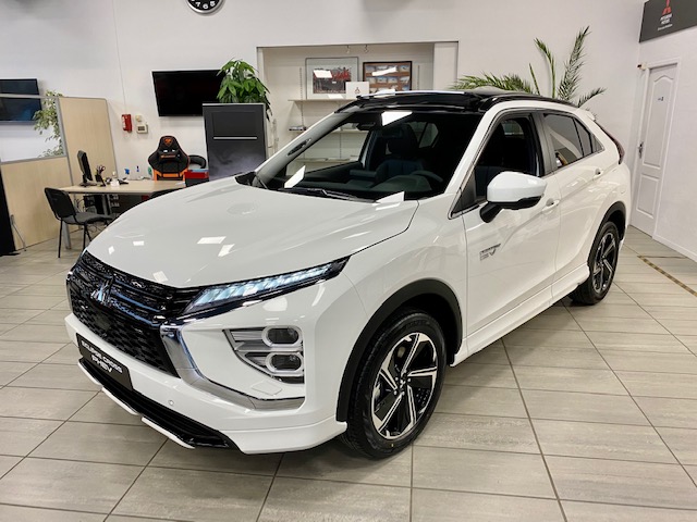 Mitsubishi Eclipse Cross - (2) 2.4 188ch PHEV TWIN MOTOR 4WD INSTYLE
